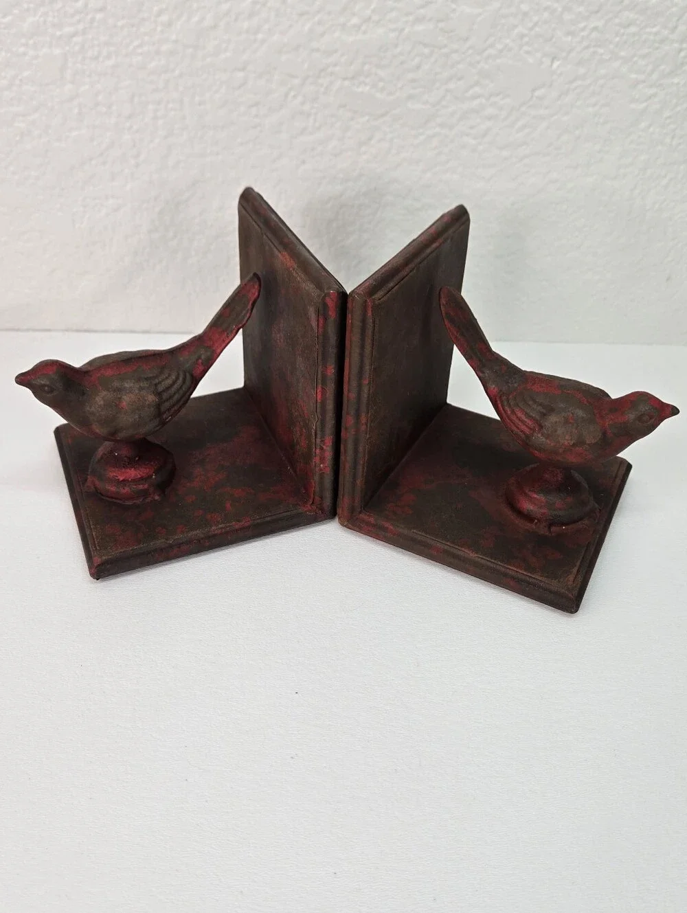 Vtg Cast Iron Songbird Sparrow Bookends Pair Red Paint Country Shelf Art Statues